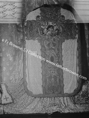 KILLEEN CASTLE   B. OLIVERS VESTMENTS